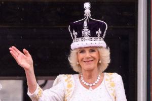 Offiziell Königin Camilla! Palast entfernt "Consort" von der Website
