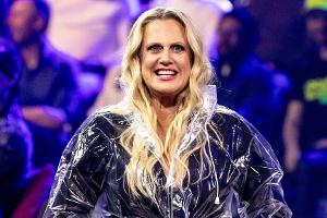ESC 2023: Nutzer witzeln über Barbara Schönebergers Kleid