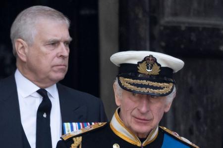 Streit um Royal Lodge: Prinz Andrew fordert Krisengipfel mit Charles Streit um Royal Lodge: Prinz Andrew fordert Krisengipfel mit Charles