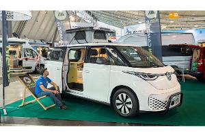 Camping-Ausbau mit Hubdach für den ID.Buzz