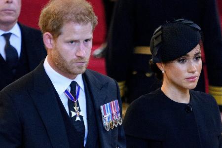 Verfolgungsjagd von Harry und Meghan: Taxifahrer meldet sich zu Wort Verfolgungsjagd von Harry und Meghan: Taxifahrer meldet sich zu Wort