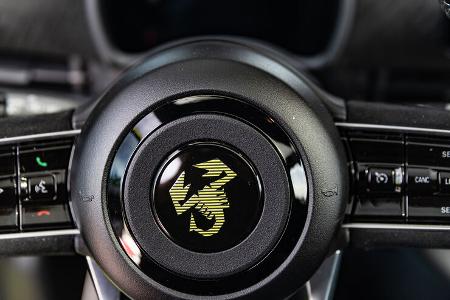 Nuova Abarth 500e. 