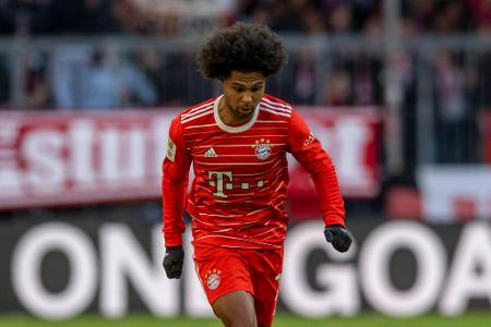 Serge Gnabry (bis 69.) - Note: 3,5 - Zeigte ein skurriles Spiel für den Rekordmeister. Traf erneut mit einem ersten Schuss und setzte seine Serie fort. Ansonsten wollte ihm praktisch überhaupt nichts gelingen. Blieb fast mit jedem Dribbling hängen, fand sonst ebenfalls keine Lösungen.