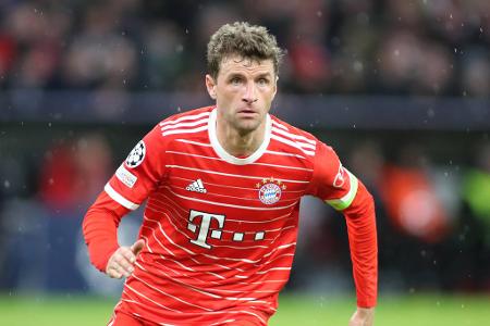 ANGRIFF: Thomas Müller - Note: 3,0 - Übernahm die Mittelstürmerposition, war viel in Bewegung. Schaffte es so immer wieder, Gegenspieler zu binden. Legte den Führungstreffer stark vor. Insgesamt der Bayern-Spieler mit den meisten Torschussbeteiligungen.