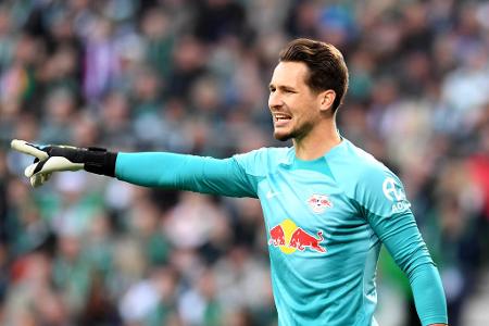 RB Leipzig - TOR: Janis Blaswich - Note: 2,5 - Zeigte ein sehr abgeklärtes Spiel in München. Hielt aus kurzer Distanz stark gegen Müller (18.), Musiala (40.) und Tel (81.). Am dem Ball am Fuß selbst unter Druck mit großer Ruhe.