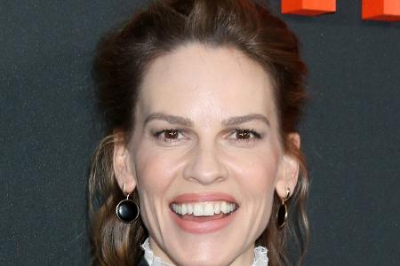 Hilary Swank freut sich über ihre Zwillinge.