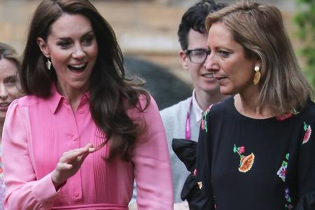 Darum darf Prinzessin Kate keine Autogramme geben Darum darf Prinzessin Kate keine Autogramme geben