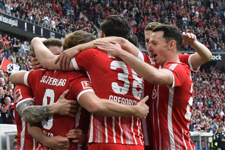 Platz 6: SC Freiburg - S-S-S-N-N, 9 Punkte, 9:6 Tore
