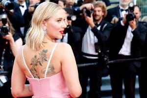Scarlett Johansson zeigt ihr großes Rücken-Tattoo