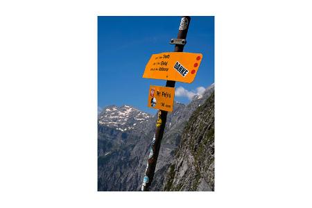 Albanien mit dem Campingbus Wanderschild f