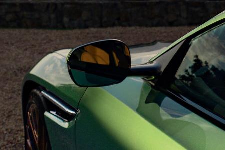 Aston Martin DB12