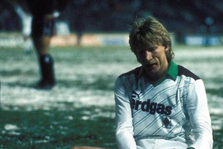 1987: Uwe Rahn (Bor. Mönchengladbach) mit 24 Toren