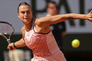 Buhrufe und Kritik: Brisanter Paris-Auftakt für Sabalenka