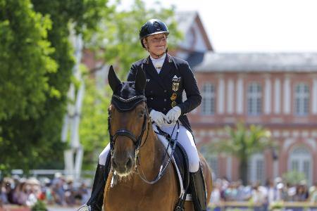 Dressur: Werth und Schneider siegen in Wiesbaden Dressur: Werth und Schneider siegen in Wiesbaden