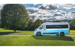 Campervan mit zwei Meter Sofa-Lounge