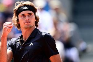 Zverev kämpft sich in Runde zwei der French Open