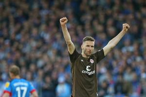 St. Pauli zieht Kaufoption bei Verteidiger Mets