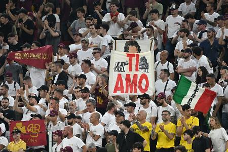 Roma-Fans attackieren Schiedsrichter Taylor am Flughafen