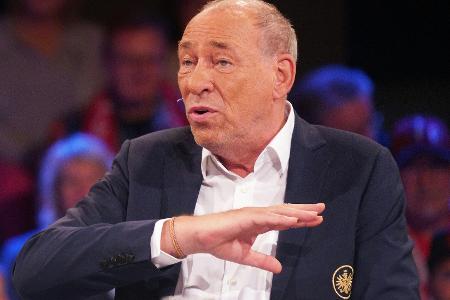 Eintracht-Präsident Fischer macht Morddrohungen öffentlich Eintracht-Präsident Fischer macht Morddrohungen öffentlich