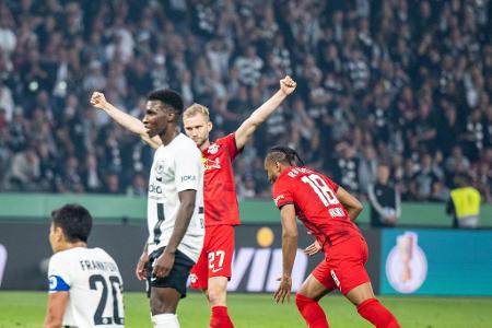 Leipzig vs. Eintracht Frankfurt: Noten und Einzelkritik - Am Samstagabend stieg zwischen RB Leipzig und Eintracht Frankfurt das Finale im DFB-Pokal. In einem lange Zeit wenig hochklassigen Endspiel hatten die Sachsen das bessere Ende für sich. Durch den 2:0-Erfolg verteidigte RB erfolgreich den Pokal. Alle Akteure in der Einzelkritik: Leipzig vs. Eintracht Frankfurt: Noten und Einzelkritik - Am Samstagabend stieg zwischen RB Leipzig und Eintracht Frankfurt das Finale im DFB-Pokal. In einem lange Zeit wenig hochklassigen Endspiel hatten die Sachsen das bessere Ende für sich. Durch den 2:0-Erfolg verteidigte RB erfolgreich den Pokal. Alle Akteure in der Einzelkritik: