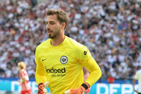Eintracht Frankfurt - TOR: Kevin Trapp - Note: 3,5 - Konnte sich lediglich bei der frühen Werner-Chance auszeichnen (4.). Klärte in der Folge hohe Bälle souverän. Hatte bei den Gegentoren dann jeweils keine Chance.