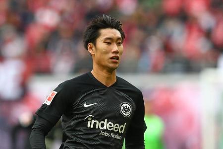 Daichi Kamada - Note: 3,5 - Konnte sich im Zehnerraum vereinzelt losreißen. Suchte dann die Kombinationen mit Kolo Muani. Spielte aussichtsreiche Szenen aber wiederholt nicht optimal aus. Trotzdem fleißig.