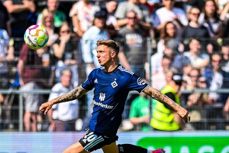 Sonny Kittel - Note: 2,5 - War von Beginn an bissig, jagte sofort jedem Ball hinterher. Zeigte mit seinem beherzten und platzierten Fernschuss zur 1:0-Führung, wie wichtig er für den HSV ist. Später ließ ihm Stuttgarts Abwehr kaum noch Platz, um sich weiter auszuzeichnen.