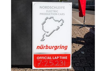 Tesla Model S Plaid Track Pack Rekord Nürburgring-Nordschleife