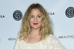 Wünscht sie ihrer Mutter den Tod? Drew Barrymore stellt Aussagen klar