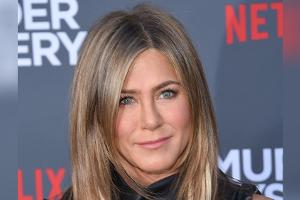 Jennifer Aniston zeigt sich auf Instagram mit grauen Haaren