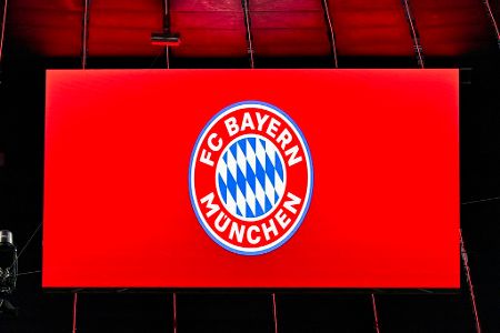 Platz 1: FC Bayern: 90,0 Millionen Euro - 2022/2023: 90,2 Millionen Euro (-0,2)
