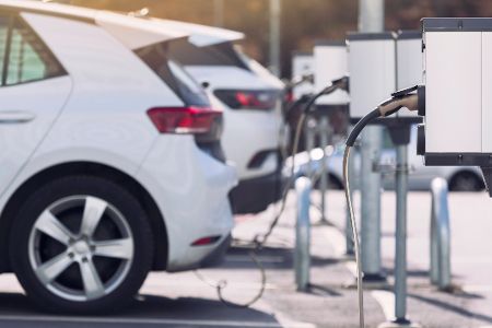 Wie funktioniert eigentlich die Schnelllade-Technik beim E-Auto? Wie funktioniert eigentlich die Schnelllade-Technik beim E-Auto?