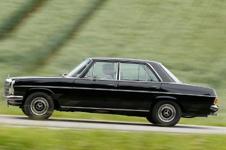 Mercedes /8 W115 Limousine Strich-Acht