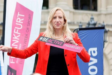 DOSB fordert von Politik mehr Unterstützung für das Ehrenamt DOSB fordert von Politik mehr Unterstützung für das Ehrenamt