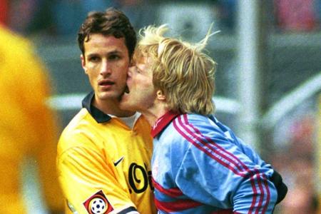 'Der Trainer hat gesagt, wir sollen uns am Gegner festbeißen. Das habe ich versucht zu beherzigen.' (über den Wangenbiss an Heiko Herrlich)