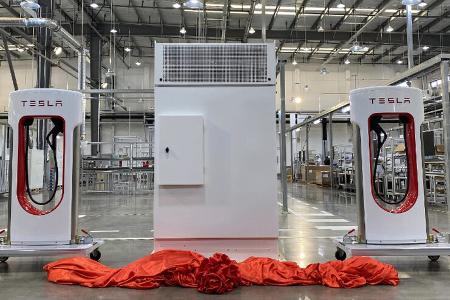 Tesla Supercharger-Fabrik im chinesischen Shanghai