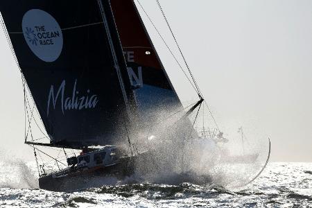 Ocean Race: Crash nach Rennstart der finalen Etappe Ocean Race: Crash nach Rennstart der finalen Etappe
