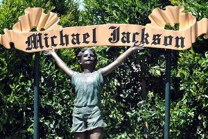 Statuen aus Michael Jacksons Neverland Ranch stehen wieder zum Verkauf