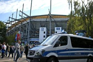 Polizei: Vermeintliche HSV-Anhänger greifen Pauli-Fans an