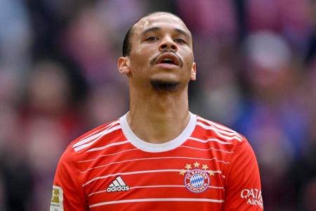 Die besten Flügelspieler der Bundesliga - Das Fachmagazin 'kicker' hat die besten Flügelspieler der Bundesliga ausgewählt. Zwei BVB-Profis finden sich in der Spitzengruppe wieder. Auch ein Star des FC Bayern mischt vorne mit. Einer seiner Teamkollegen stürzt hingegen ab. Das Ranking in der Übersicht: Die besten Flügelspieler der Bundesliga - Das Fachmagazin 'kicker' hat die besten Flügelspieler der Bundesliga ausgewählt. Zwei BVB-Profis finden sich in der Spitzengruppe wieder. Auch ein Star des FC Bayern mischt vorne mit. Einer seiner Teamkollegen stürzt hingegen ab. Das Ranking in der Übersicht: