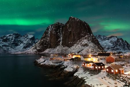 Nordlichter und Mitternachtssonne