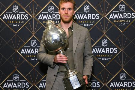 NHL-Awards: McDavid räumt ab - Deutsche gehen leer aus NHL-Awards: McDavid räumt ab - Deutsche gehen leer aus