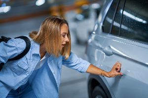 Was sich gegen Beulen am Auto tun lässt