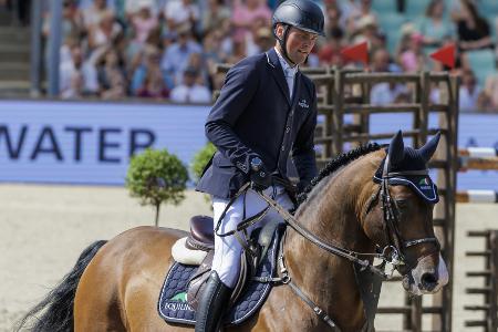 Auftaktspringen in Aachen: Vizemeister Tebbel wird Zweiter Auftaktspringen in Aachen: Vizemeister Tebbel wird Zweiter