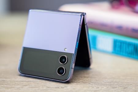 Samsung Galaxy Z Flip 4