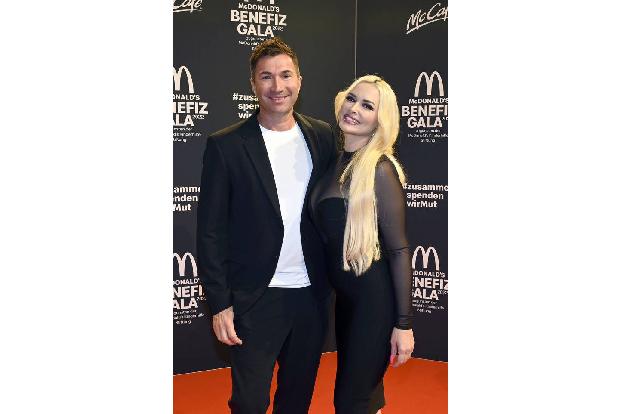 Andere sind schon längst da, wie zum Beispiel Daniela Katzenberger mit ihrem Mann Lucas Cordalis und dem ganzen Familienclan.