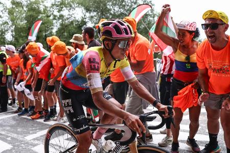 Tour de France: Nach Mas muss auch Carapaz aufgeben Tour de France: Nach Mas muss auch Carapaz aufgeben