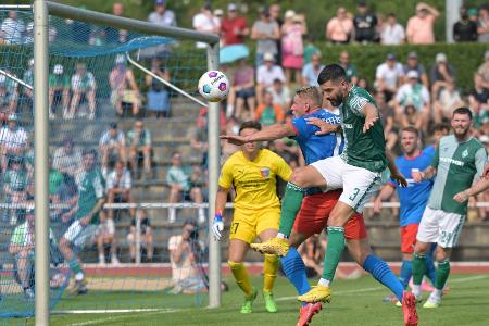 Werder siegt spät im ersten Testspiel Werder siegt spät im ersten Testspiel