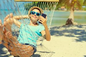 Smartphone im Urlaub: Kaum jemand will darauf verzichten