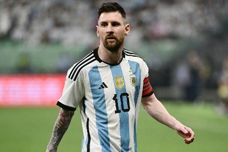 Messi lässt Rücktritt aus Nationalmannschaft weiter offen Messi lässt Rücktritt aus Nationalmannschaft weiter offen